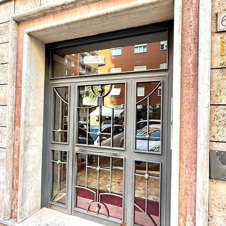 Vespa S House 10 Minuti Musei Vaticani Rome